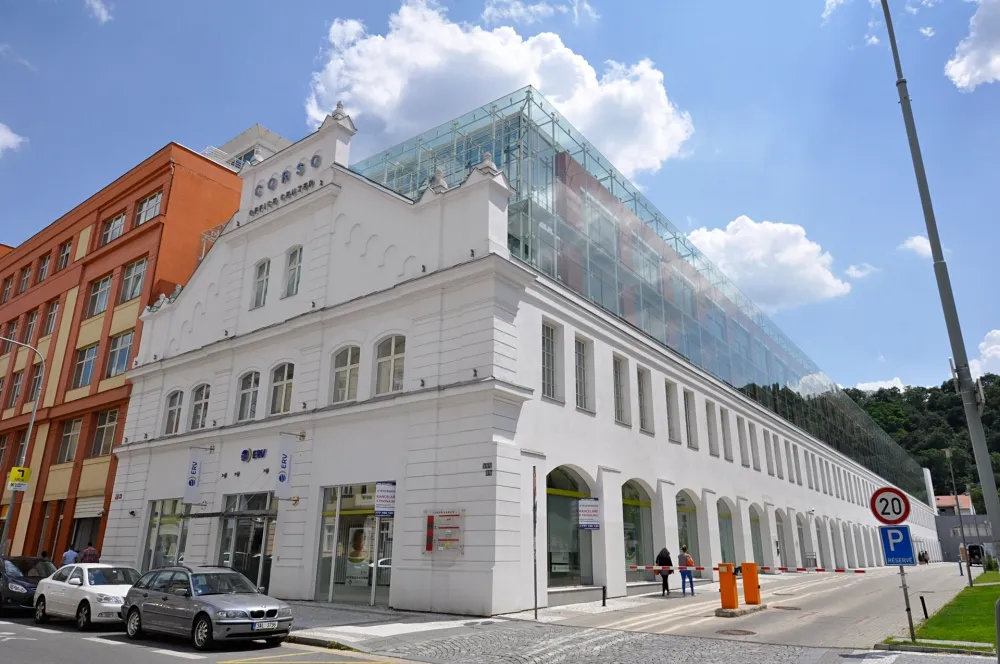Pronájem kanceláře 415 m²